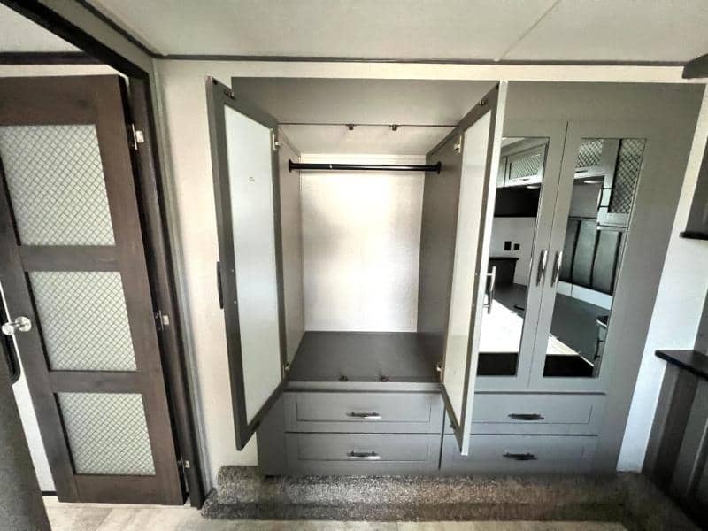 2020 Grand Design 2020 Grand Design Momentum - thumbnail 46