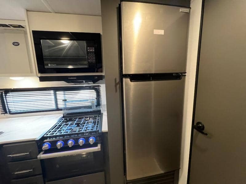 2025 Keystone RV 2025 Keystone RV Bullet Classic - thumbnail 20