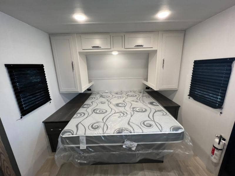 2025 Keystone RV 2025 Keystone RV Bullet Classic - thumbnail 24