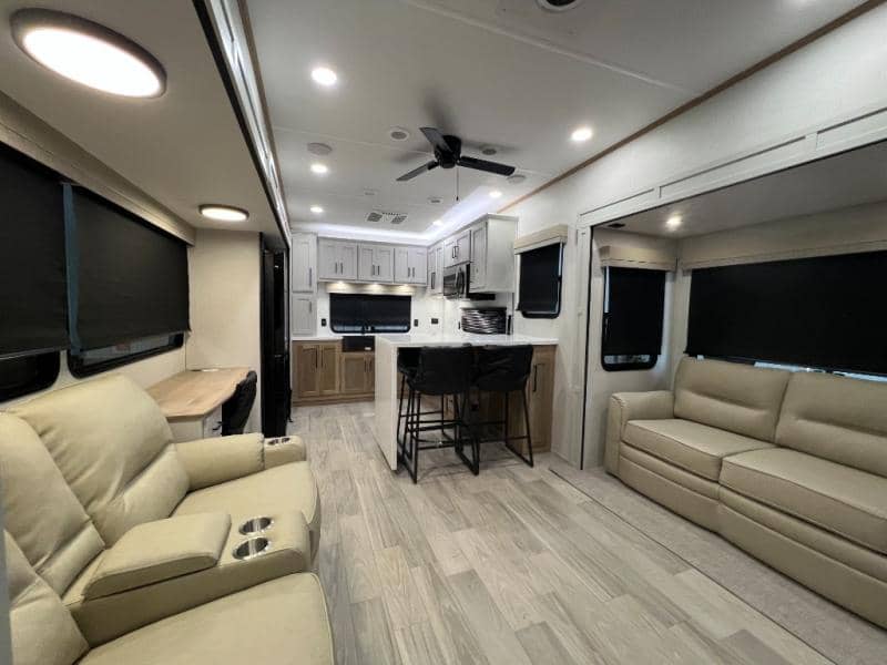 2025 Forest River 2025 Forest River Sandpiper - thumbnail 11