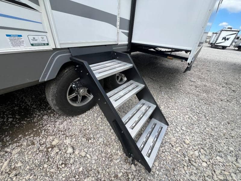 2025 Forest River 2025 Forest River Wildcat - thumbnail 12