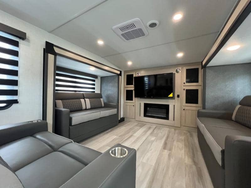 2025 Forest River 2025 Forest River Wildcat - thumbnail 33