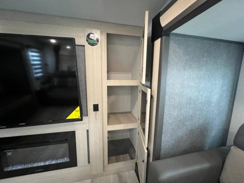 2025 Forest River 2025 Forest River Wildcat - thumbnail 38