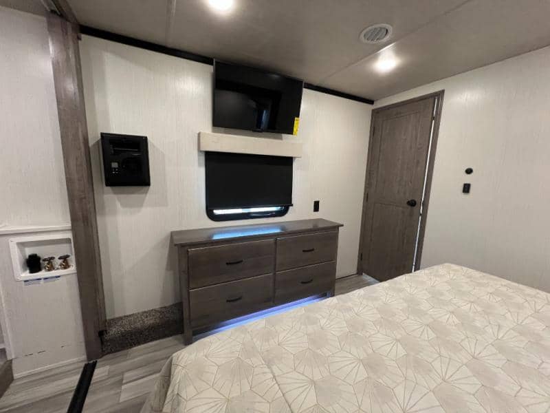 2022 Forest River 2022 Forest River Cedar Creek - thumbnail 46