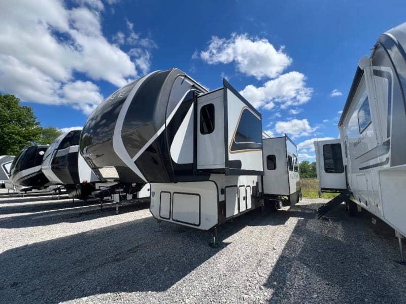 2025 Keystone RV 2025 Keystone RV Alpine Avalanche Edition - thumbnail 5