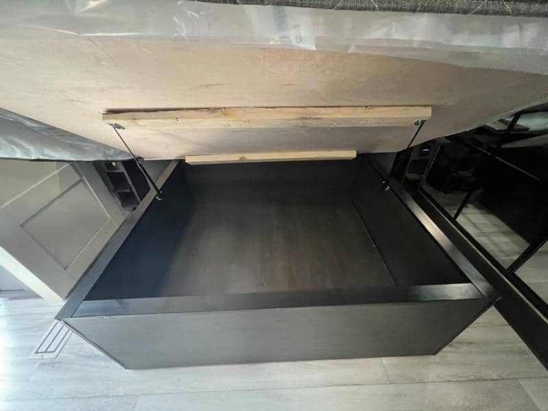 2025 Keystone RV 2025 Keystone RV Alpine Avalanche Edition - thumbnail 9