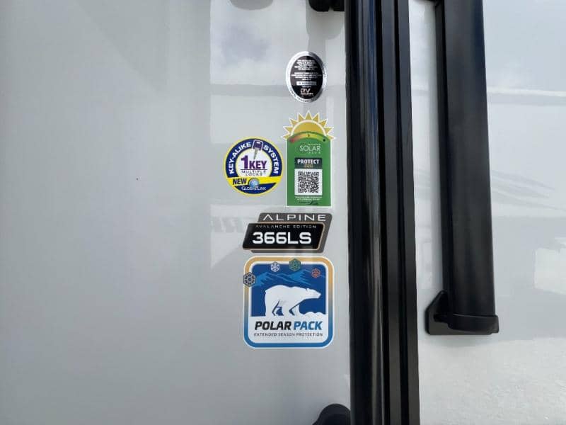 2025 Keystone RV 2025 Keystone RV Alpine Avalanche Edition - thumbnail 15