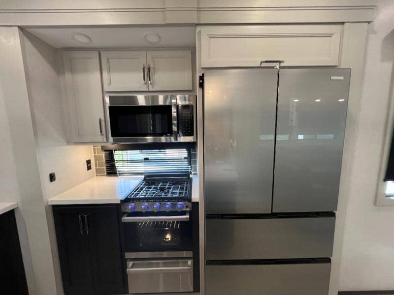 2025 Keystone RV 2025 Keystone RV Alpine Avalanche Edition - thumbnail 24