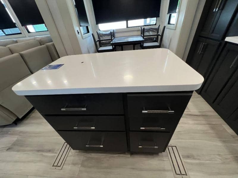 2025 Keystone RV 2025 Keystone RV Alpine Avalanche Edition - thumbnail 25