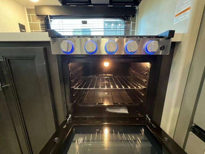 2025 Keystone RV 2025 Keystone RV Alpine Avalanche Edition - thumbnail 31