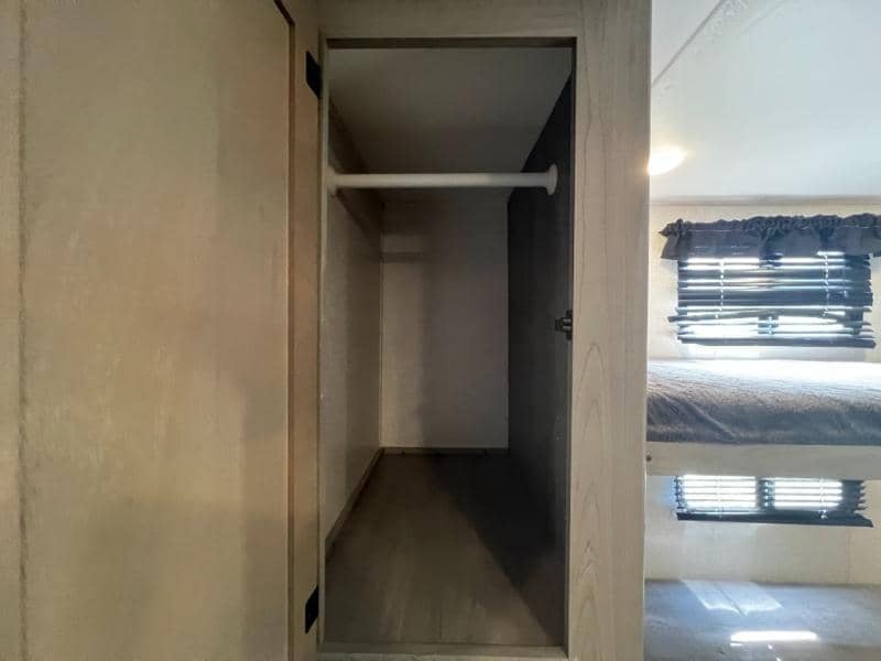 2022 Dutchmen 2022 Dutchmen Coleman Light - thumbnail 17