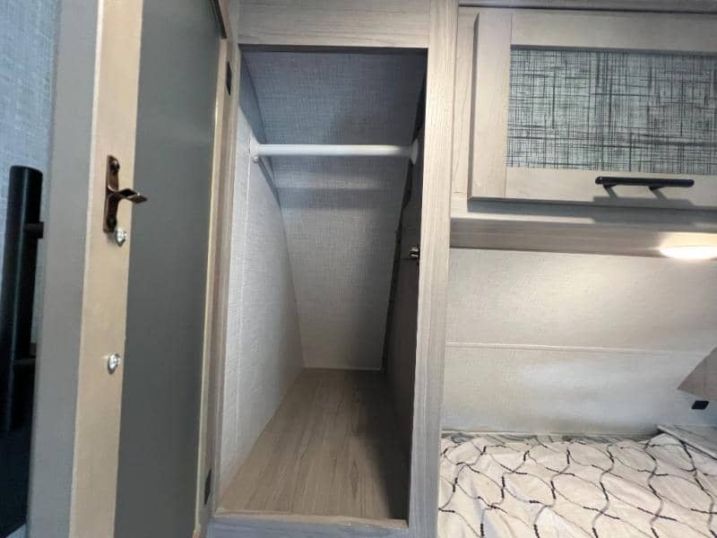 2022 Dutchmen 2022 Dutchmen Coleman Light - thumbnail 47