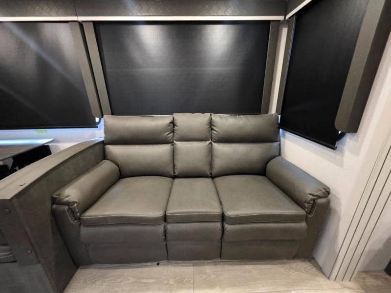 2024 Keystone RV 2024 Keystone RV Cougar - thumbnail 19