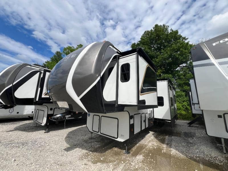 2025 Keystone RV 2025 Keystone RV Alpine Avalanche Edition - thumbnail 5