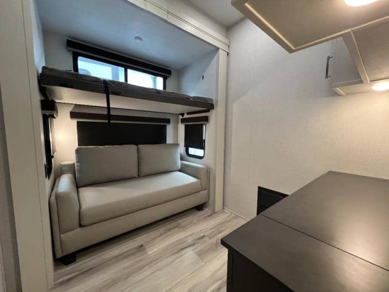 2025 Keystone RV 2025 Keystone RV Alpine Avalanche Edition - thumbnail 37