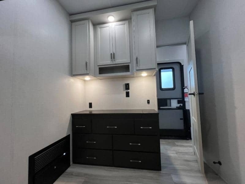 2025 Keystone RV 2025 Keystone RV Alpine Avalanche Edition - thumbnail 40