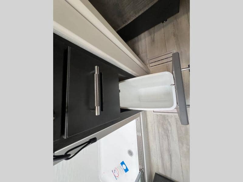 2025 Keystone RV 2025 Keystone RV Alpine Avalanche Edition - thumbnail 49