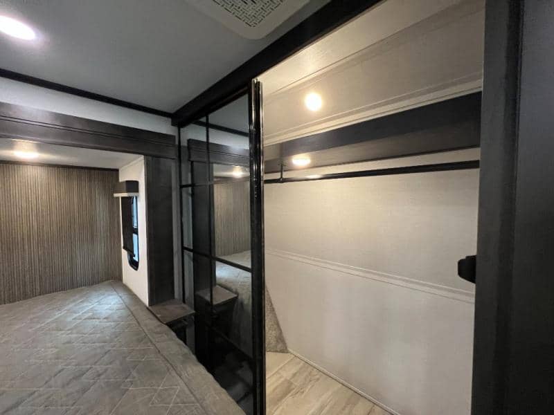 2025 Keystone RV 2025 Keystone RV Alpine Avalanche Edition - thumbnail 55