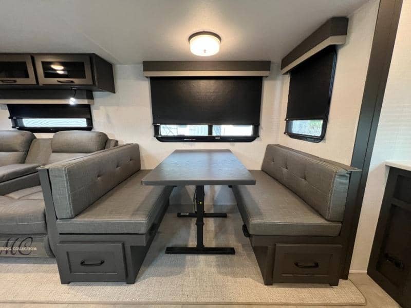 2025 Forest River 2025 Forest River Rockwood Ultra Lite - thumbnail 13