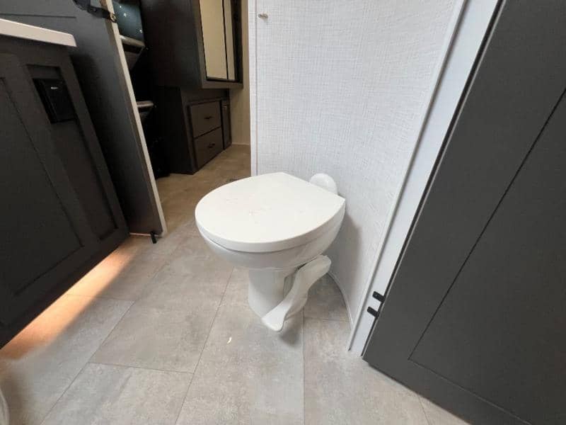 2025 Forest River 2025 Forest River Rockwood Ultra Lite - thumbnail 33