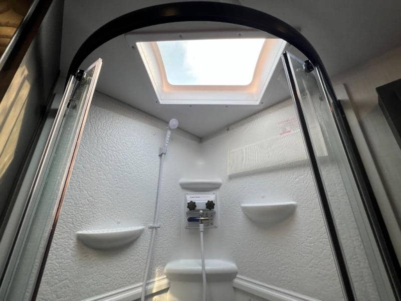 2025 Forest River 2025 Forest River Rockwood Ultra Lite - thumbnail 37