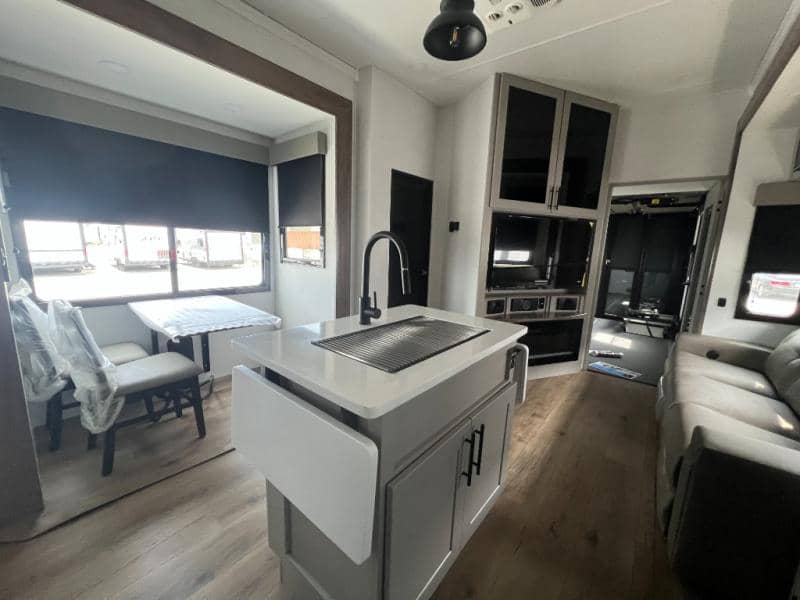 2026 Alliance RV 2026 Alliance RV Valor - thumbnail 26