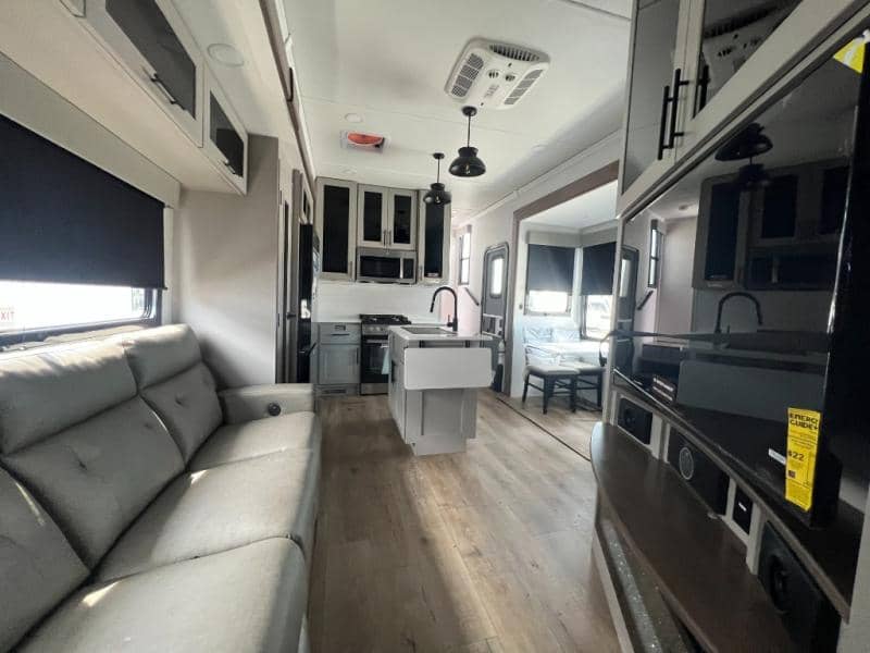 2026 Alliance RV 2026 Alliance RV Valor - thumbnail 28