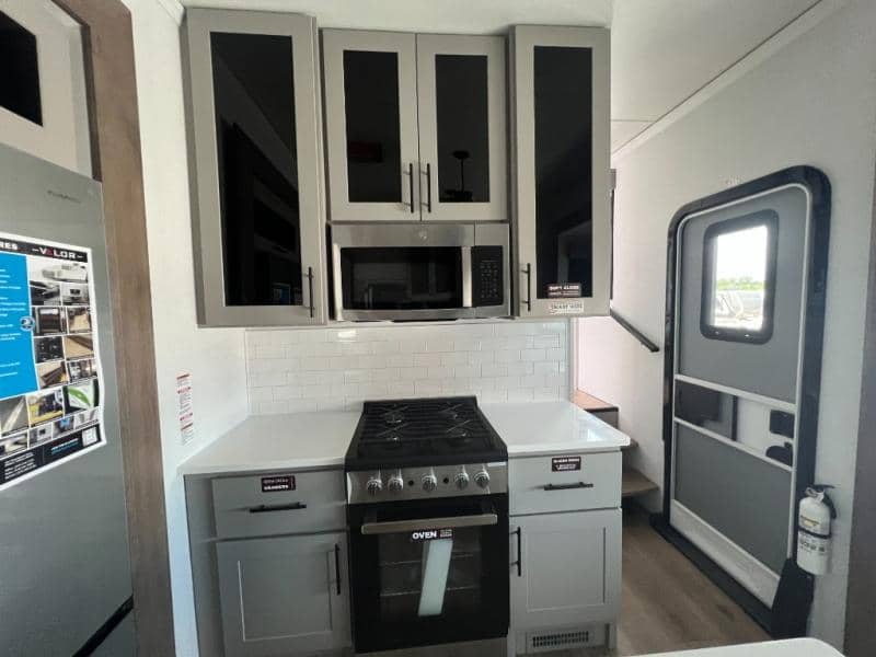 2026 Alliance RV 2026 Alliance RV Valor - thumbnail 33