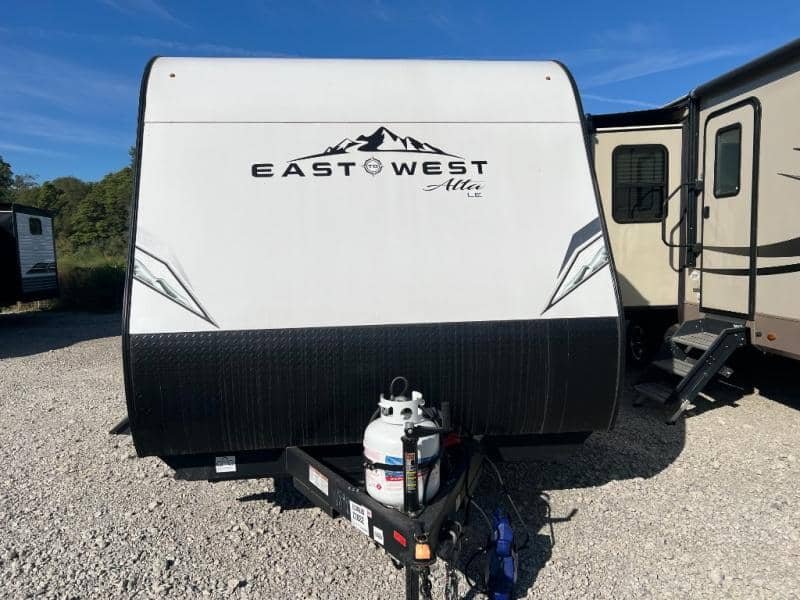 2024 East to West 2024 East to West Alta - thumbnail 2