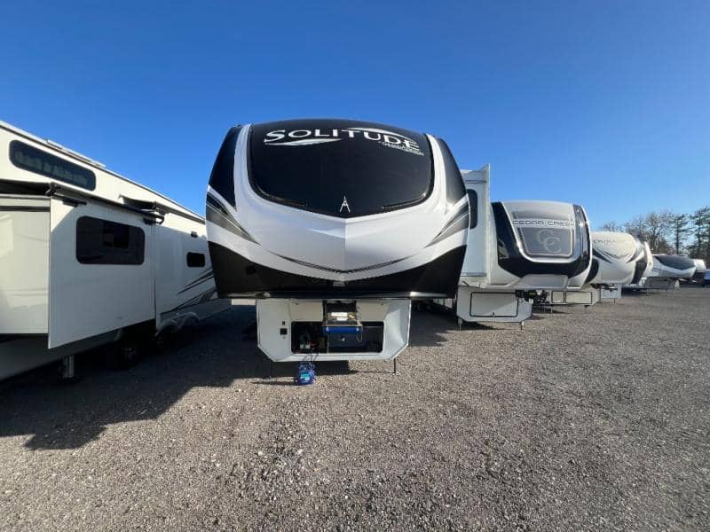 2023 Grand Design 2023 Grand Design Solitude - thumbnail 2