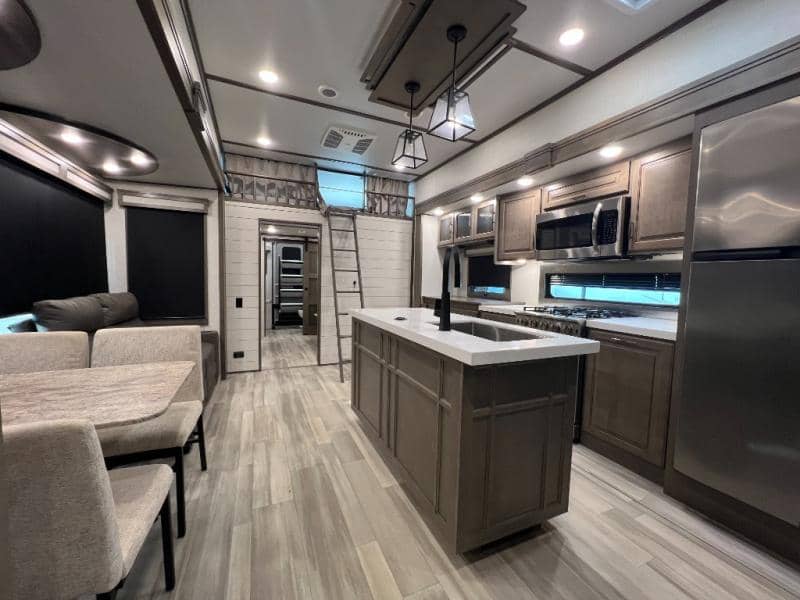 2023 Grand Design 2023 Grand Design Solitude - thumbnail 12