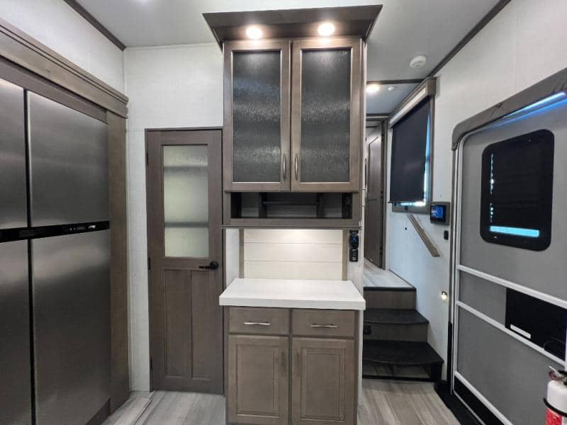 2023 Grand Design 2023 Grand Design Solitude - thumbnail 33
