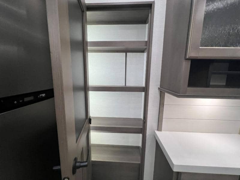 2023 Grand Design 2023 Grand Design Solitude - thumbnail 34