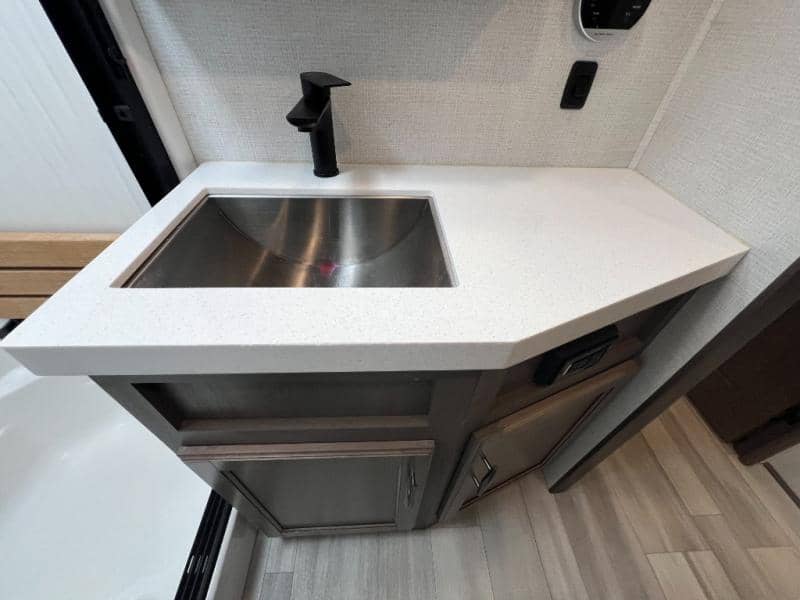 2023 Grand Design 2023 Grand Design Solitude - thumbnail 49