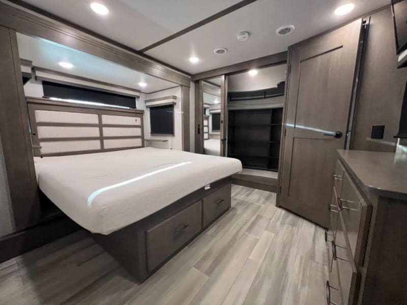 2023 Grand Design 2023 Grand Design Solitude - thumbnail 51