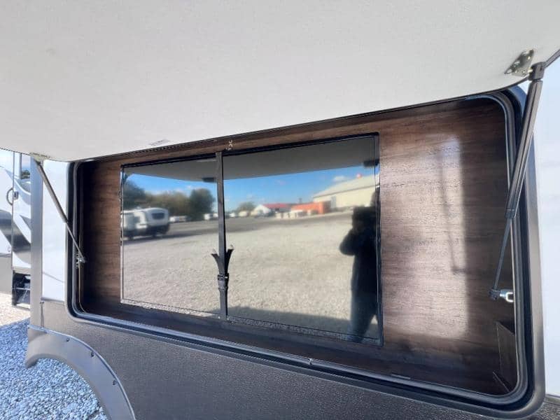 2022 Dutchmen 2022 Dutchmen Voltage - thumbnail 8