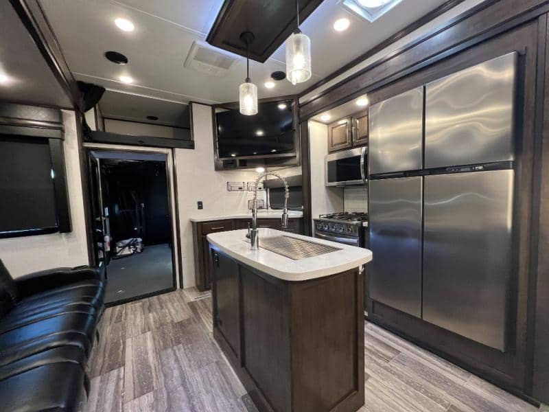 2022 Dutchmen 2022 Dutchmen Voltage - thumbnail 10