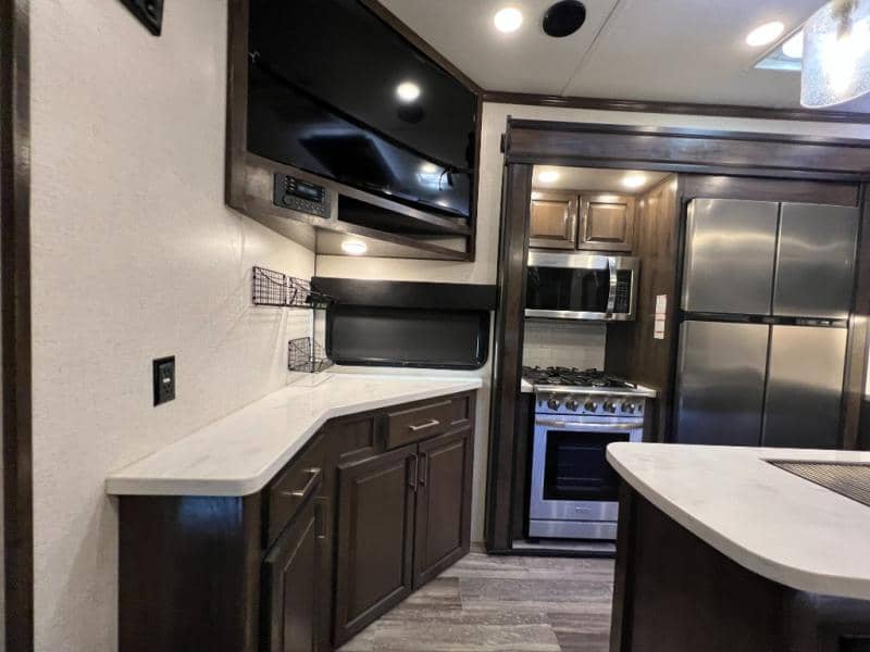 2022 Dutchmen 2022 Dutchmen Voltage - thumbnail 13