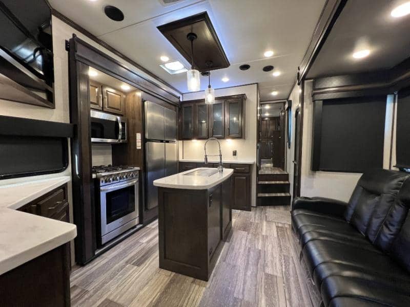 2022 Dutchmen 2022 Dutchmen Voltage - thumbnail 14