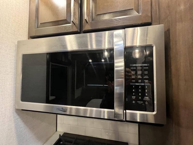 2022 Dutchmen 2022 Dutchmen Voltage - thumbnail 18