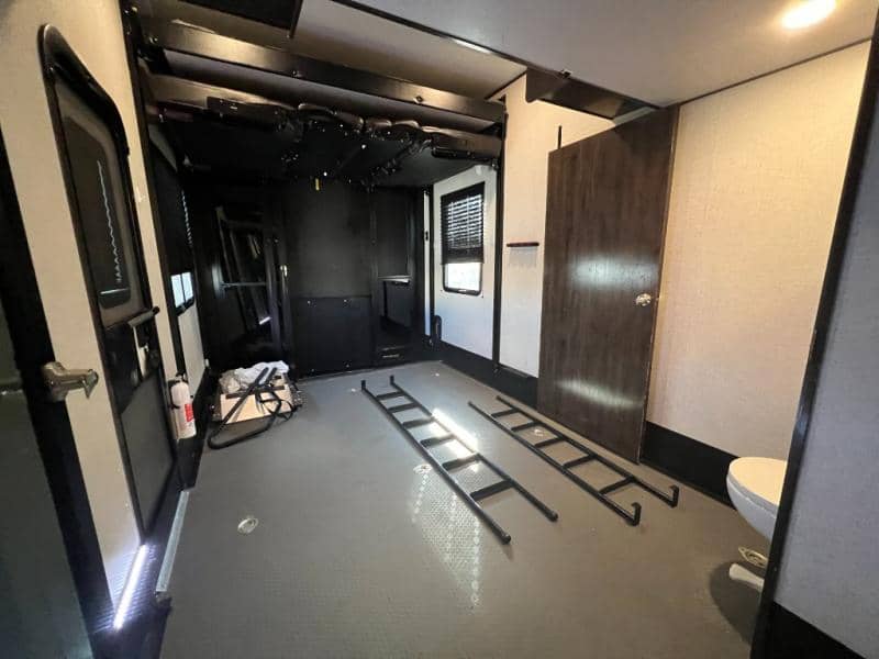 2022 Dutchmen 2022 Dutchmen Voltage - thumbnail 26