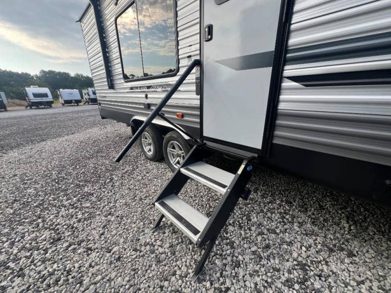 2024 Coachmen 2024 Coachmen Catalina Trail Blazer - thumbnail 9