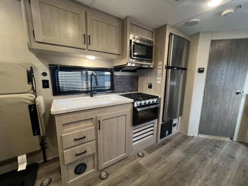 2024 Coachmen 2024 Coachmen Catalina Trail Blazer - thumbnail 15