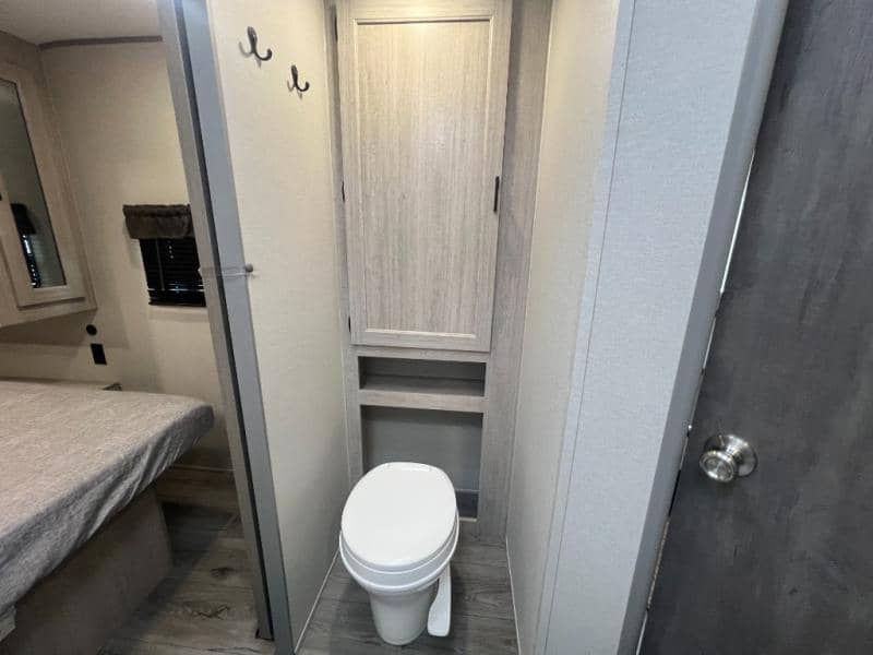 2024 Coachmen 2024 Coachmen Catalina Trail Blazer - thumbnail 33