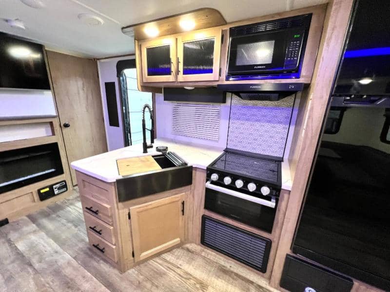 2024 Forest River 2024 Forest River Cherokee Grey Wolf - thumbnail 15