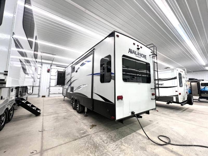 2018 Keystone RV 2018 Keystone RV Avalanche - thumbnail 6