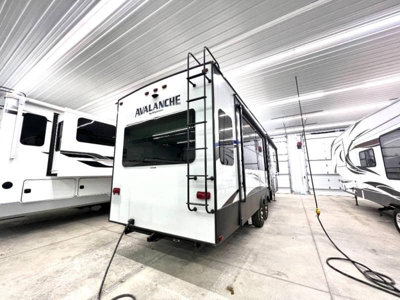 2018 Keystone RV 2018 Keystone RV Avalanche - thumbnail 8