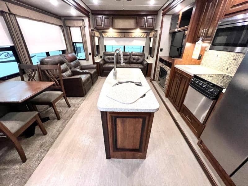 2018 Keystone RV 2018 Keystone RV Avalanche - thumbnail 15