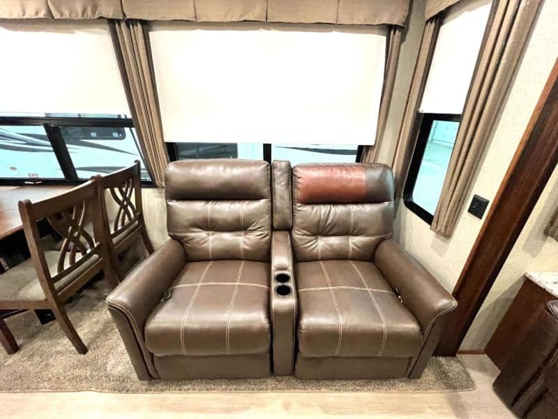 2018 Keystone RV 2018 Keystone RV Avalanche - thumbnail 19