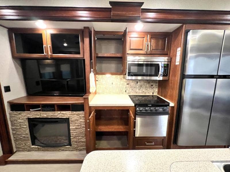 2018 Keystone RV 2018 Keystone RV Avalanche - thumbnail 23